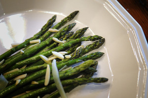 Roasted asparagus with almonds for nutrients and health